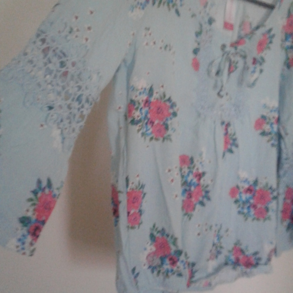 Blouse - Picture 3 of 4